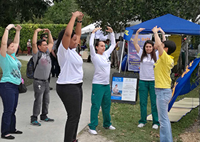 Image for article Майами, Флорида. Практикующие Фалунь Дафа приняли участие в фестивале азиатской культуры