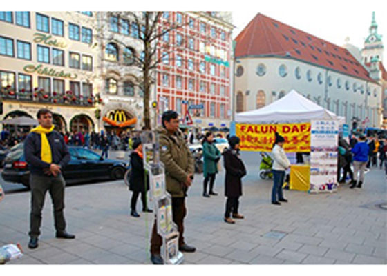 Image for article Германия и Бельгия. Мероприятия практикующих Фалуньгун в Международный день защиты прав человека получают большую поддержку