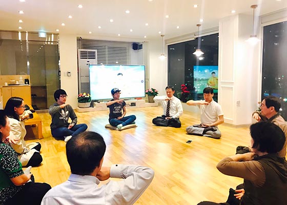 Image for article Южная Корея. Участники семинара Фалуньгун делятся впечатлениями