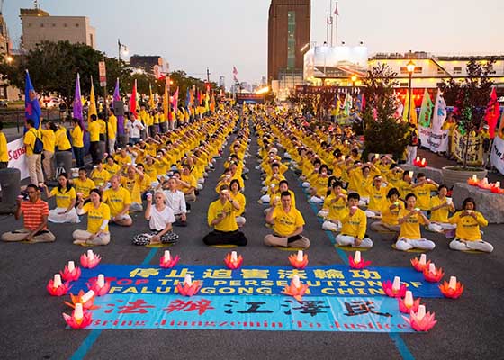 Image for article Нью-Йорк. Митинг и вечер памяти со свечами с целью прекратить преследование Фалуньгун