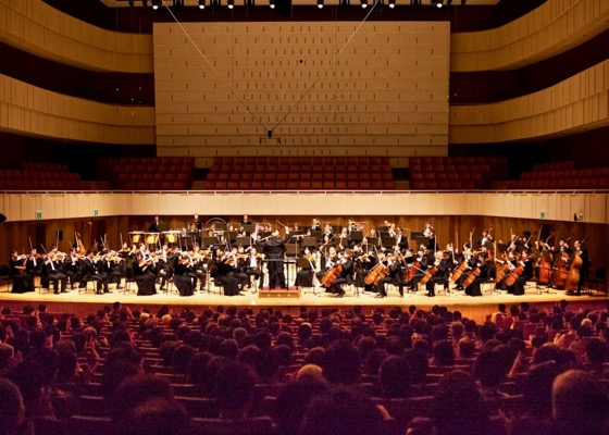 Image for article Открывая гастрольный тур по Азии 2017 года, симфонический оркестр Shen Yun выступил в Южной Корее
