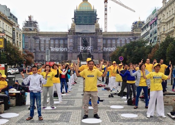 Image for article Чехия. Прямая трансляция митинга и парада практикующих Фалуньгун в Праге