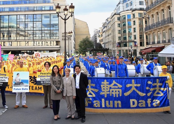 Image for article Париж. Бывший член правительства Франции призывает прекратить насильственное извлечение органов в Китае