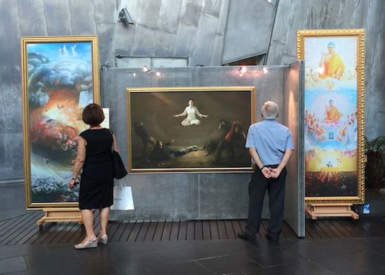 Image for article Австралия. Художественная выставка, посвящённая Фалунь Дафа, отражает внутреннее спокойствие и разоблачает преследование