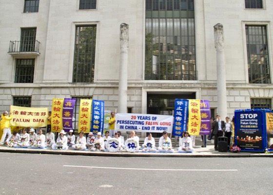 Image for article Лондон. Практикующие Фалуньгун провели серию мероприятий, призывая положить конец 20-летнему преследованию