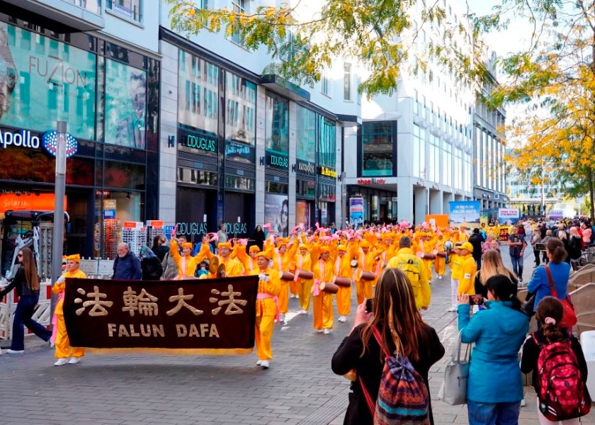 Image for article Лейпциг, Германия. Митинг и парад привлекают внимание к преследованию КПК