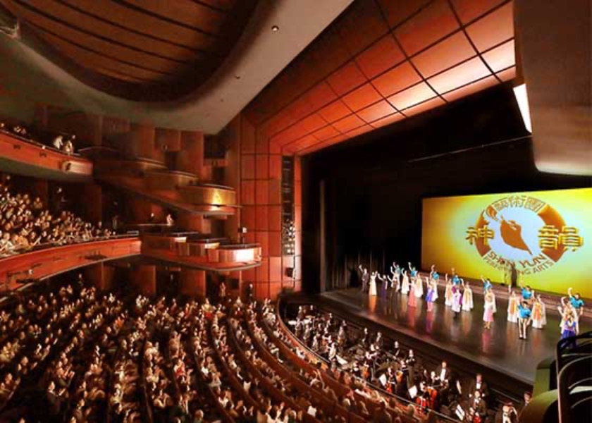 Image for article Зрители в десяти городах на трёх континентах с восторгом встречают представление Shen Yun: «Мужественно и трогательно»