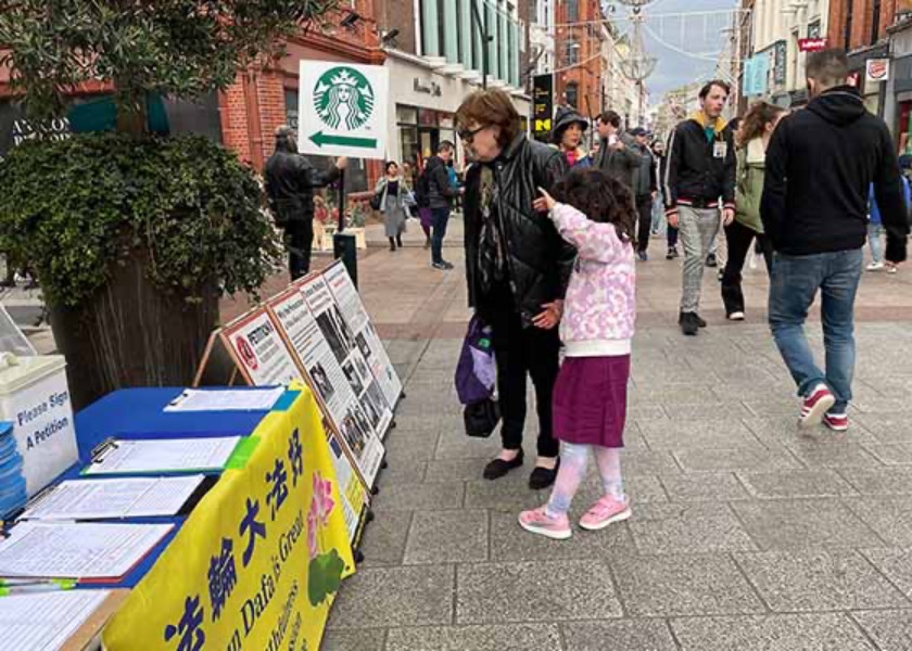 Image for article Ирландия. Китайцы благодарят практикующих за разоблачение преследования: «Вы говорите от имени китайского народа»
