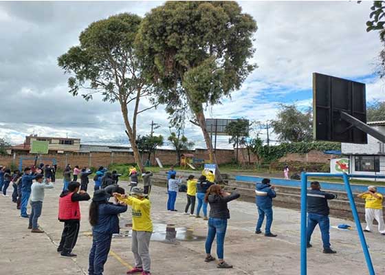 Image for article Эквадор. Практикующие Фалунь Дафа знакомят местных жителей с практикой в различных частях страны
