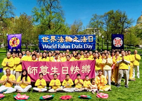 Image for article Бостон, США. Людям нравятся мероприятия практикующих, посвящённые Всемирному Дню Фалунь Дафа