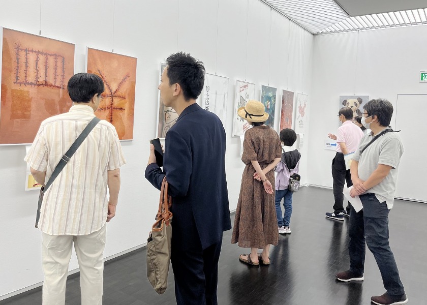 Image for article Япония. В Хиросиме состоялась выставка плакатов, разоблачающая насильственное извлечение органов у живых людей в Китае
