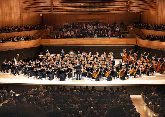Image for article Нью-Йорк, США. Выступление симфонического оркестра Shen Yun в Линкольн-центре вызвало восторг зрителей: «Их мастерство просто поражает»