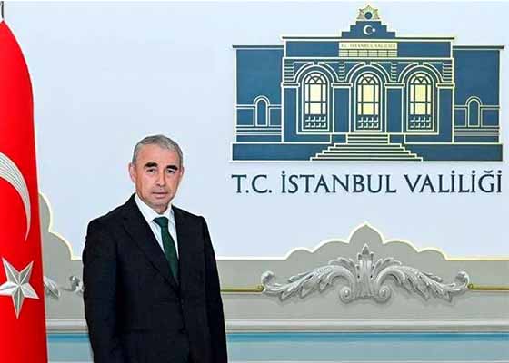 Image for article Стамбул, Турция. Заместитель губернатора приветствует последователей Фалунь Дафа