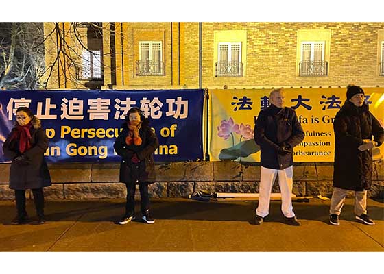 Image for article Ирландия. Практикующие Фалуньгун призывают положить конец преследованию Фалунь Дафа во время визита премьер-министра Китая