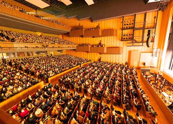 Image for article Концерты Shen Yun прошли при полных аншлагах в театрах Японии. «Они несут надежду и свет», – говорят зрители