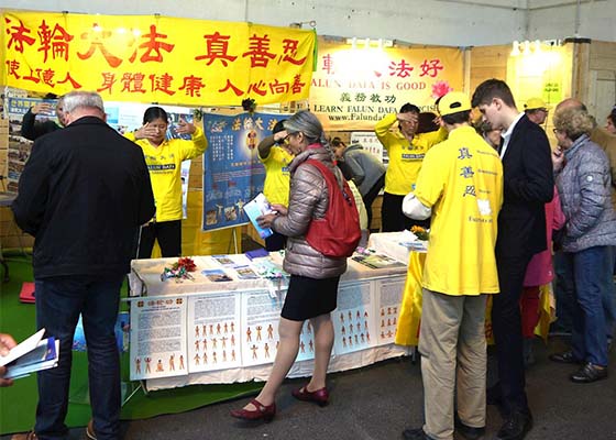 Image for article Франция. Выставка Health Expo приветствует Фалунь Дафа, несмотря  на угрозы китайского консульства
