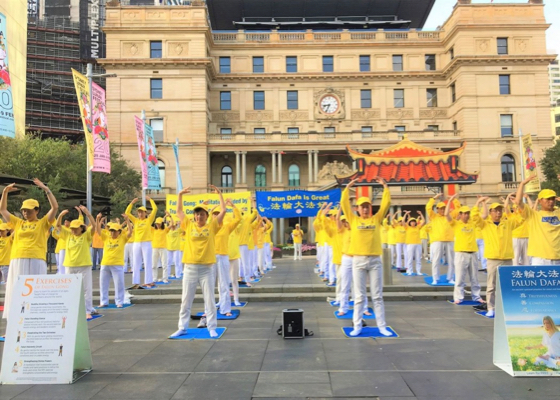 Image for article Австралия. Митинг в Сиднее в поддержку 350 миллионов китайцев, которые вышли из рядов компартии Китая