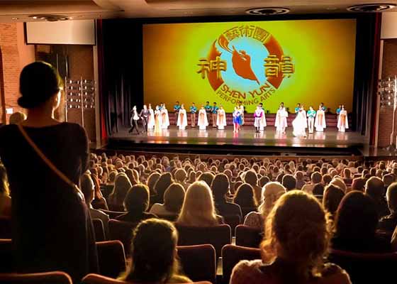 Image for article Колорадо, США. Сердца зрителей покорены представлениями Shen Yun: «Сила истины и искусства»