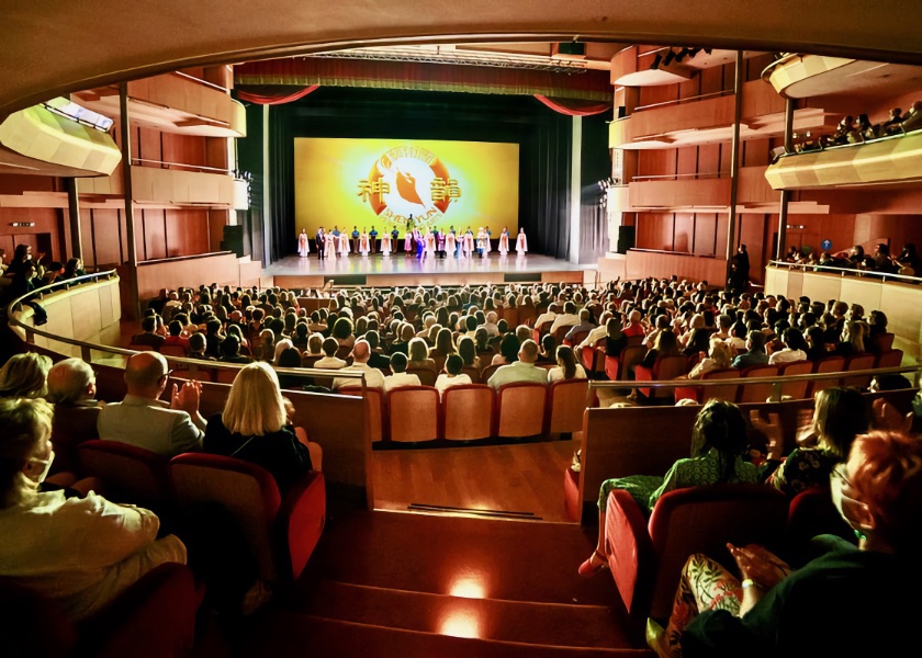 Image for article Зрители из Италии, Германии и США высоко оценили представление Shen Yun: «На сцене воистину танцевали Небесные существа»
