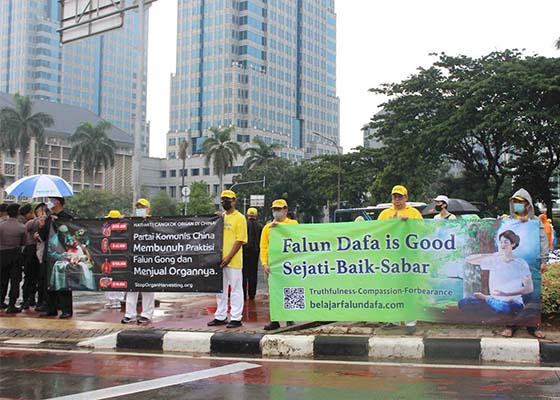 Image for article Практикующие Фалунь Дафа из Джакарты провели мероприятие, чтобы призвать к прекращению преследования в Китае