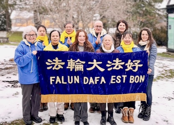 Image for article Квебек, Канада. Практикующие Фалунь Дафа поздравили Учителя с Новым годом и выразили ему свою сердечную благодарность
