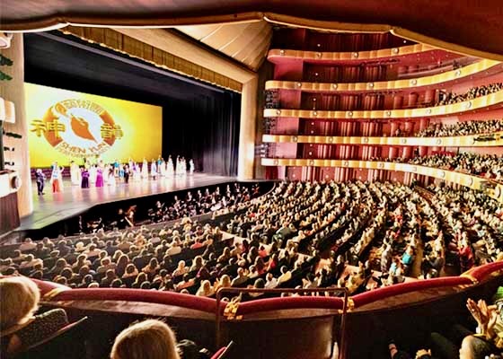 Image for article Театралы Израиля, Новой Зеландии, Италии, Франции, Великобритании и США высоко оценили выступление Shen Yun: «Пожалуйста, привозите шоу каждый год»