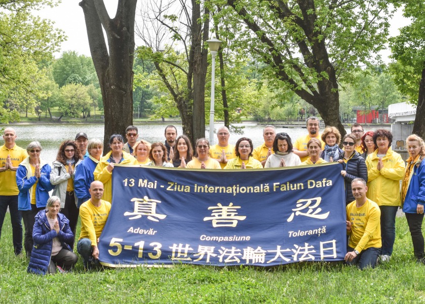 Image for article Румыния. Последователи Фалунь Дафа провели праздничные мероприятия в Бухаресте, посвящённые Всемирному Дню Фалунь Дафа
