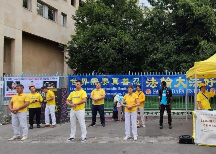 Image for article Париж, Франция. Многие китайцы поддерживают Фалунь Дафа на мероприятиях, разоблачающих преследование практики коммунистическим режимом