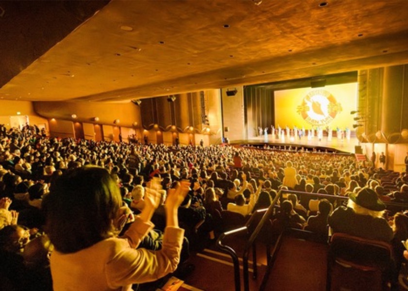 Image for article Американские любители театра приветствуют новую программу Shen Yun 2025 года