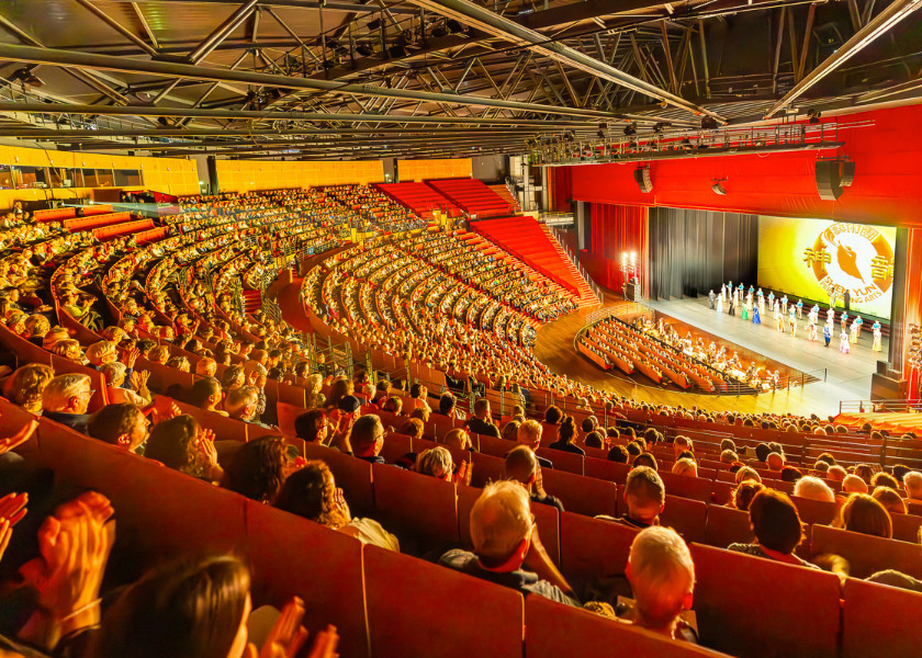 Image for article Зрители по всему миру восхищаются духовностью Shen Yun: «Это представление затрагивает душу»