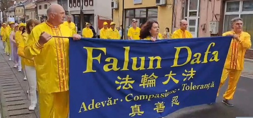 Image for article Румыния. Люди восхищаются Фалунь Дафа на мероприятиях в Бая-Маре
