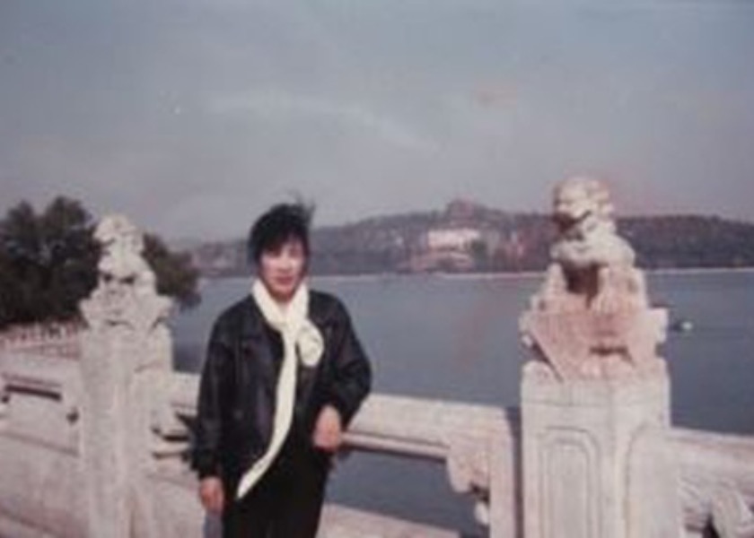 Image for article Преследование Фалуньгун унесло жизнь матери через 19 лет после смерти сына, скончавшегося в заключении в возрасте 30 лет