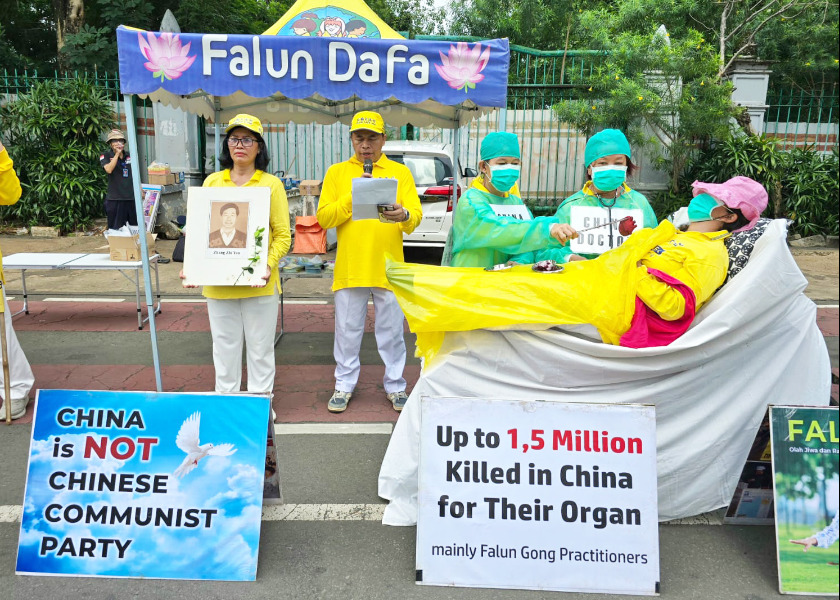 Image for article Индонезия. Практикующие Фалунь Дафа на двух митингах разоблачают нарушения прав человека в Китае