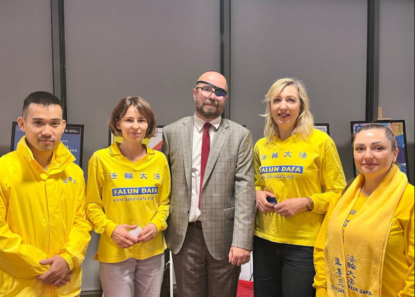 Image for article Польская общественность приветствует Фалунь Дафа на фестивале НПО в Кракове