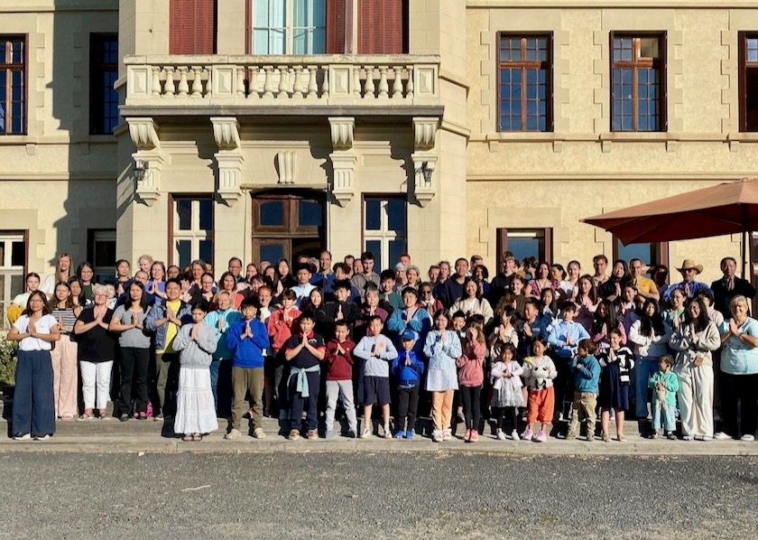 Image for article Франция. Участники лагеря учатся и взрослеют в благоприятной среде, наполненной Истиной, Добротой, Терпением