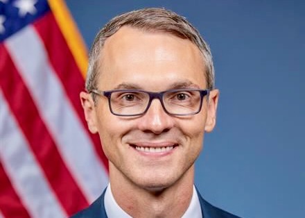 Image for article Конгрессмен США поздравил Shen Yun Performing Arts с 20-летним юбилеем