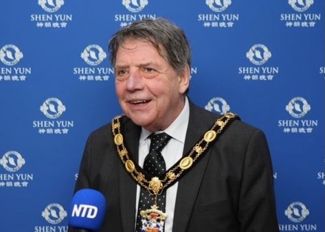 Image for article Великобритания. Мэр Лландидно направил благодарственное письмо коллективу компании Shen Yun Performing Arts
