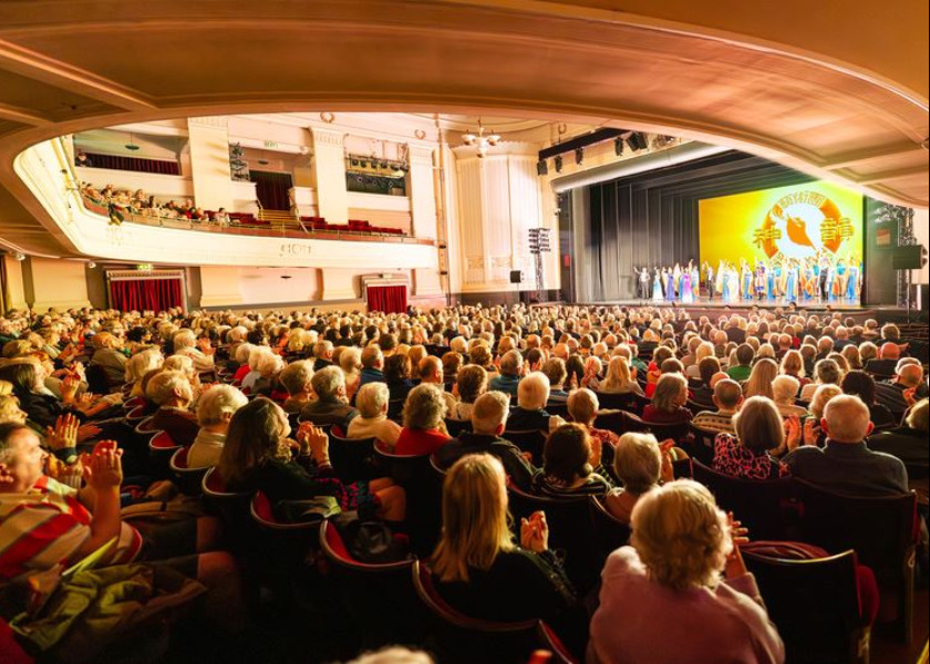 Image for article Европейские и американские театралы в восторге от Shen Yun: «Представление, согревает сердца зрителей»
