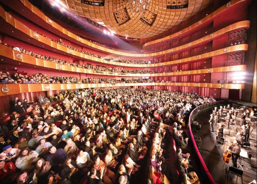 Image for article Европейские и американские политики знакомятся с Shen Yun: «Искусство, пробуждающее добрые чувства и духовность»