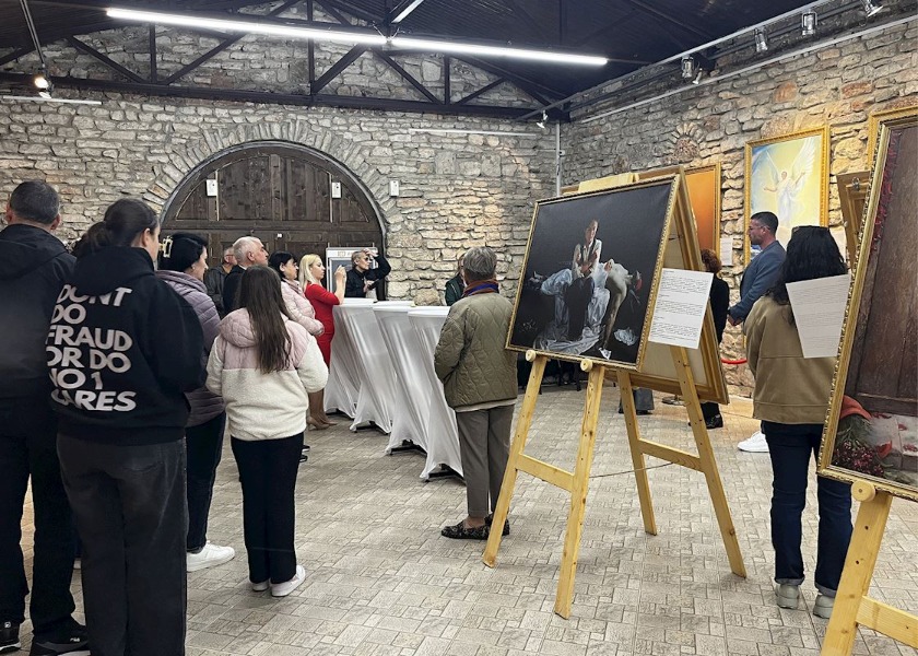 Image for article Болгария. Выставка картин «Искусство Чжэнь Шань Жэнь» в городе Балчике поразила людей
