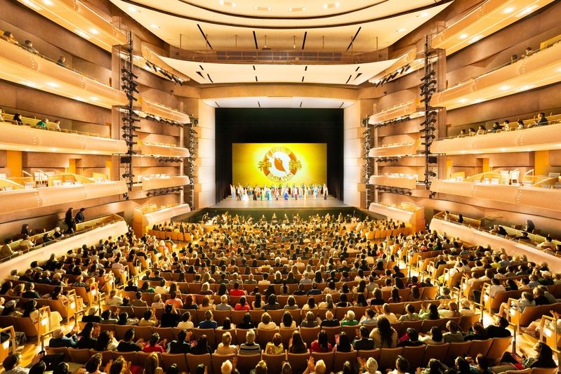 Image for article Труппа Shen Yun вернулась в Торонто при поддержке выборных должностных лиц: «Мы на вашей стороне!»